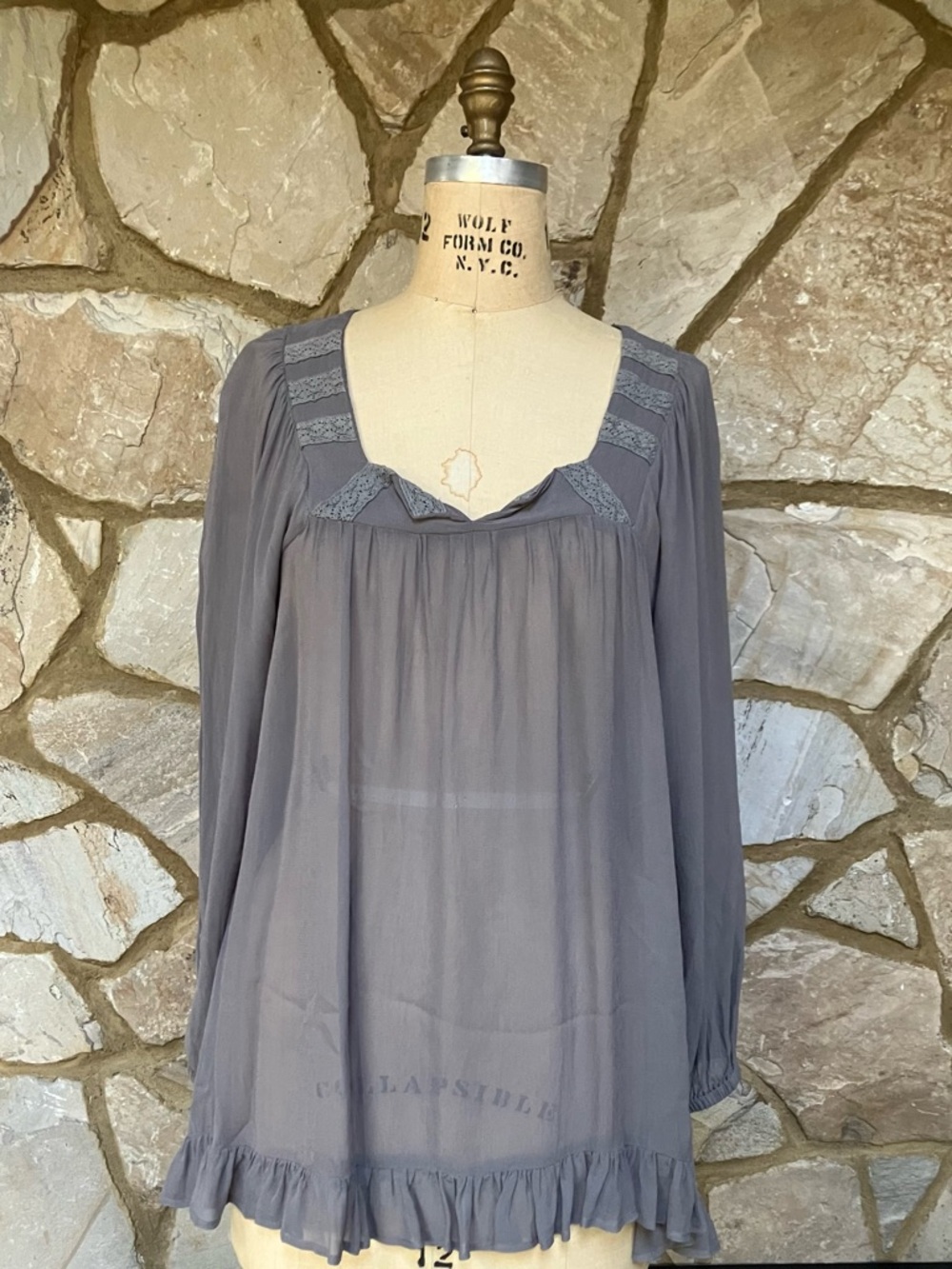 Cream brand Gray Long-Sleeve Peasant Blouse with Lace Trim